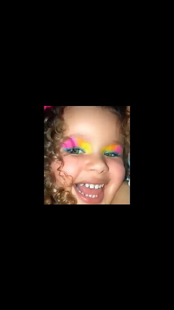 TESTANDO NOVAS MAQUIAGENS #viral #infantil #shorts