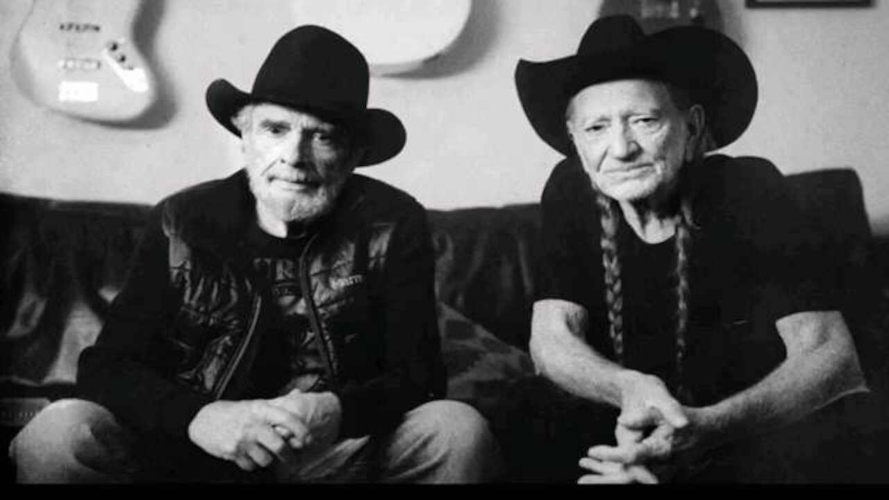 Willie Nelson and Family Coming to Saenger Theater November 16.