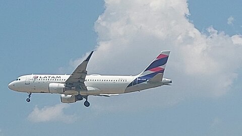 Airbus A320 PR-TYK vindo de Brasília para Manaus