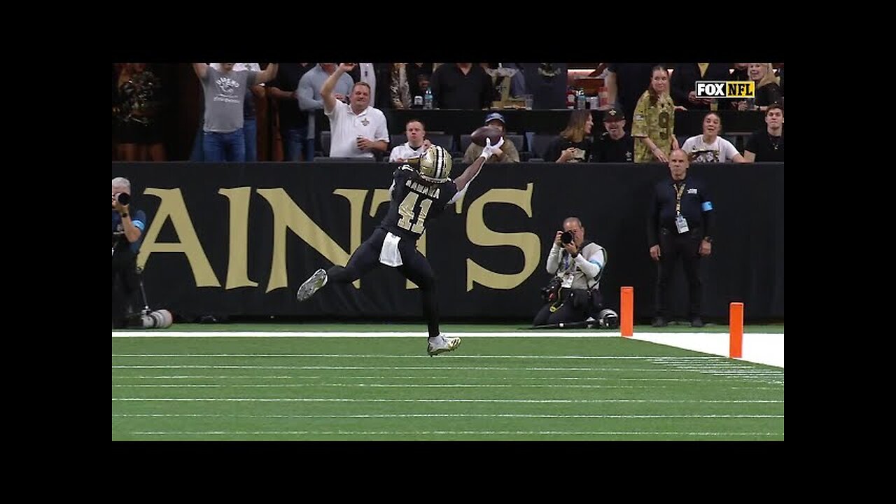 Kamara's one-handed over the shoulder TD from WR Wilson is ridiculous