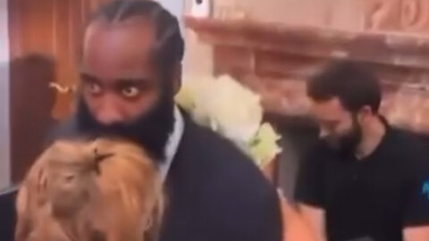 James Harden's GF catches the bouquet at a wedding