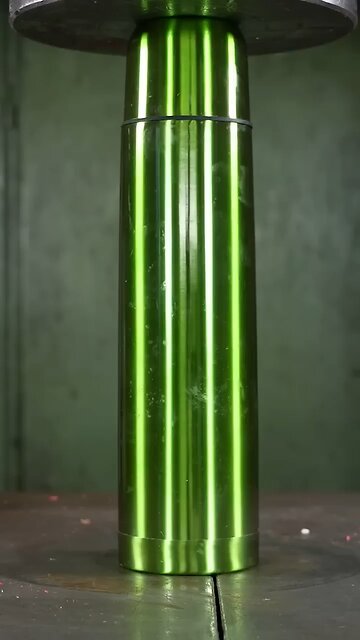 So satisfying crushes 🤌🤩 #hydraulicpress