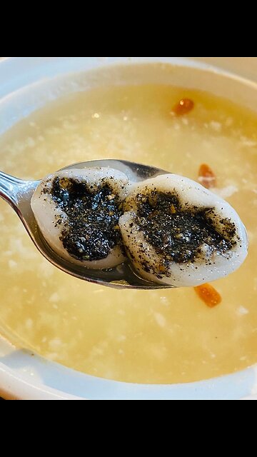 Chinese Black Sesame Stuffed Rice Dumplings 黑芝麻汤圆