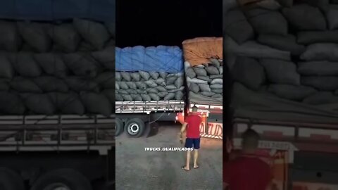ESSE MOTORISTA TEM MUITO TALENTO VEJA O QUE ELE FEZ COM O CAMINHAO ( MEME ) ( VIRAL ) #SHORTS
