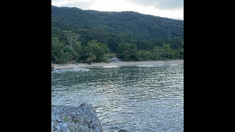 Praia do Fayet: O destino perfeito para relaxar e apreciar a natureza em Governador Celso Ramos
