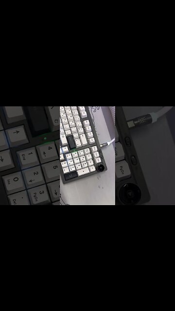 I got some new keycaps. Thanks to @airforce_lord !