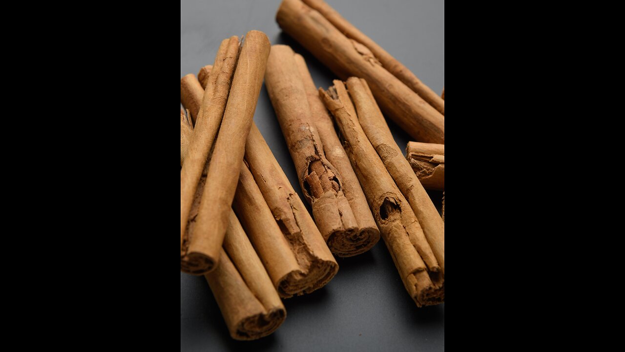 Cinnamon (Cinnamomum zeylanicum)