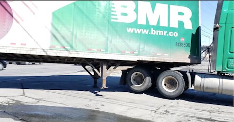 Un camion vient près de se renverser sur le boulevard Lacroix à Saint-Georges