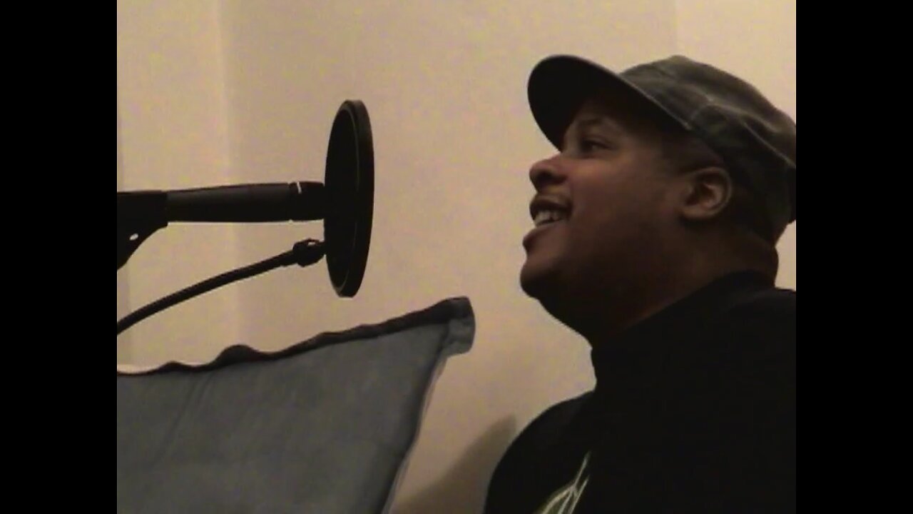 REENO interviews Cozmo D. of NEWCLEUS (2005)