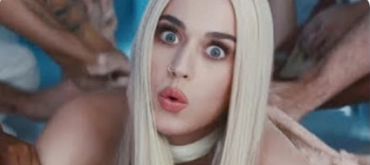 Bon Appetite (Official) - Katy Perry ft. Migos