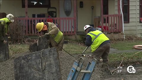 Repair work begins on broken water pipe, sinkhole after News 5 story