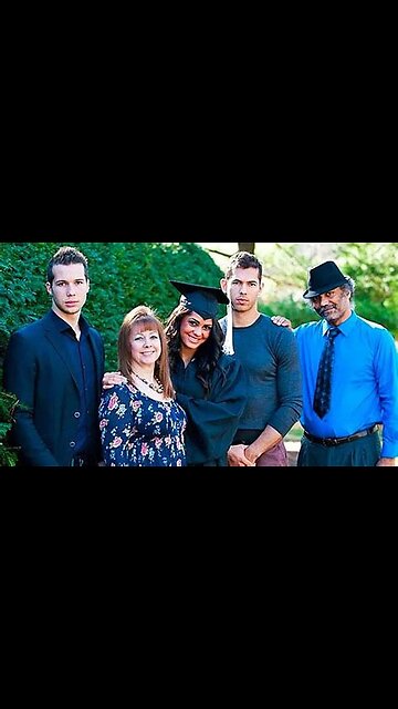 Andrew Tate and his daughter