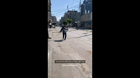 الاحتلال يواصل قصف مخيم جباليا شمال قطاع غزة.