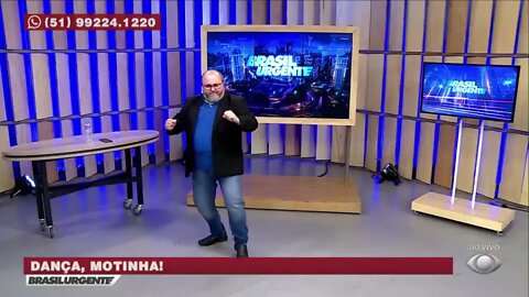Alexandre Mota Dançando Musicas Aleatórias
