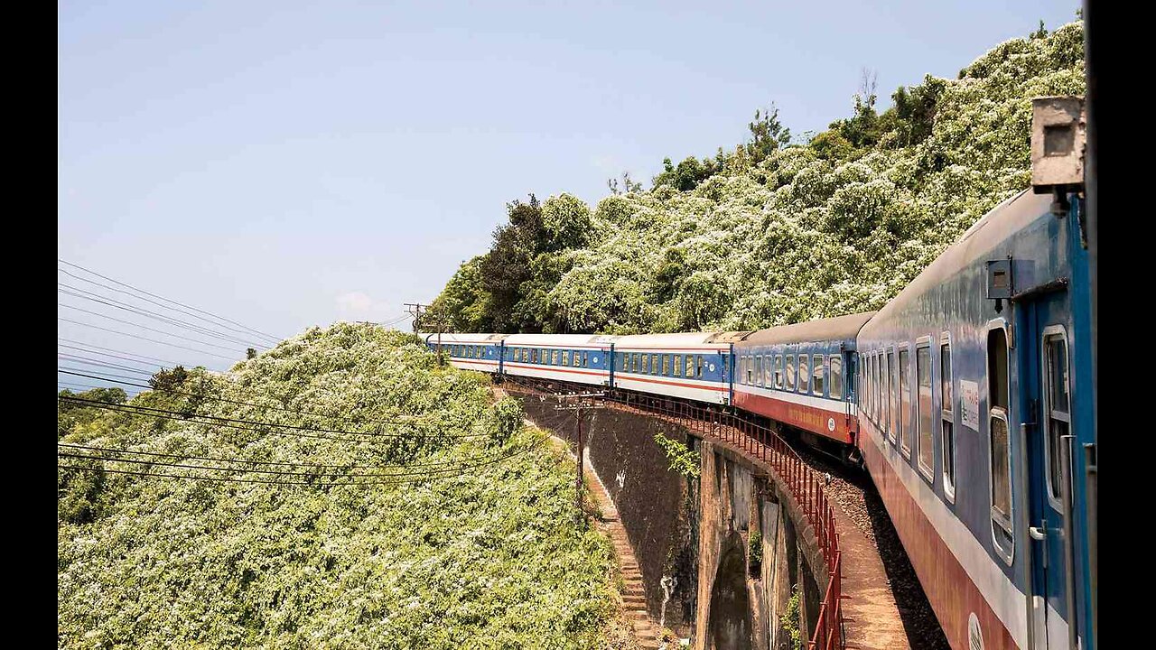 Train Danang 2 Hue, Vietnam 2024