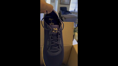 Unboxing Under Armour Notre Dame Hovr Running Shoes #BobSquad #UnderArmor #NotreDame #Hovr #4K