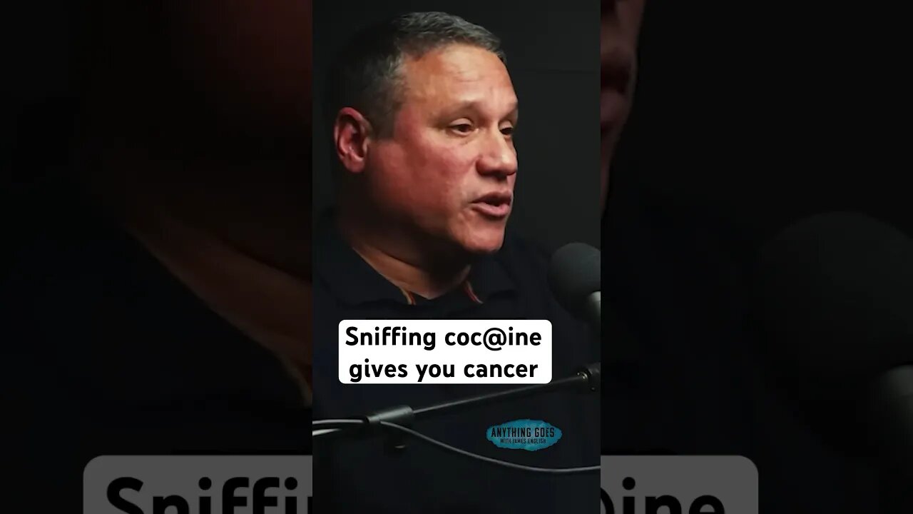 Sniffing coc*aine gives you cancer - The drug smugglers table