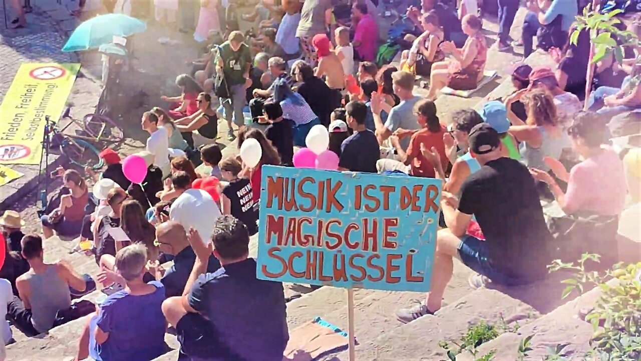 Berlin Demo Abschlusskundgebung Mauerpark "Woche der Demokratie" am 06.08.22