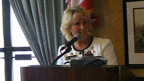 Recognizing people at the Nashua Federated Republican womens club breakfast.AVI