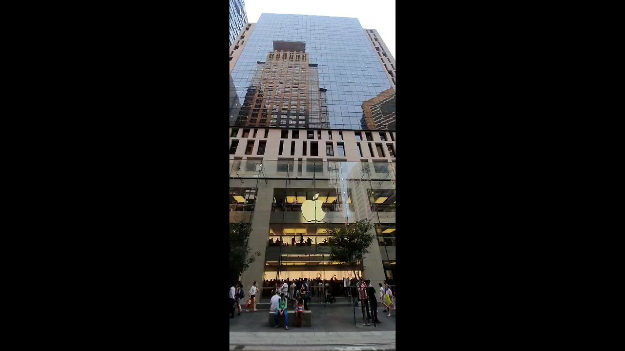 World 's Biggest Apple store #Beauty of the world ❤️