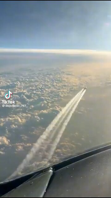 Climate change hard at work. Coming from rear wings, not engines.Look up!