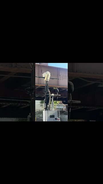 Why is there a mic n cam here? 🤔