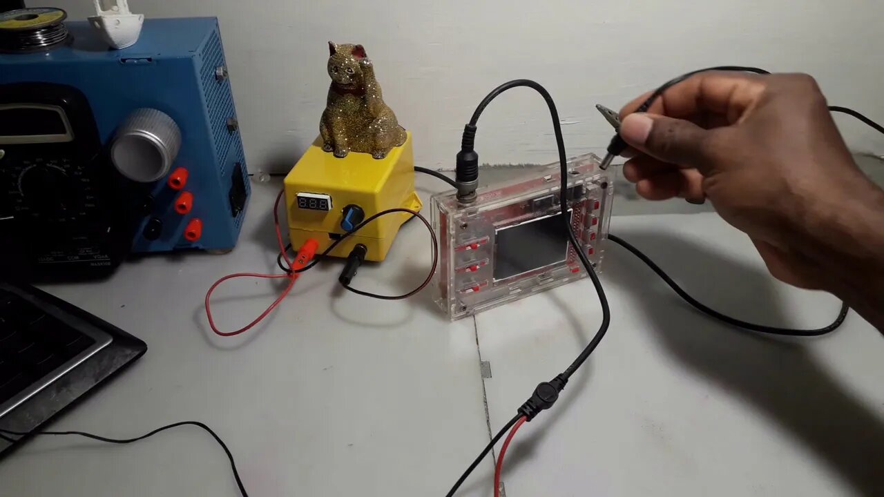 L'oscilloscope instrument de mesure électrique électronique