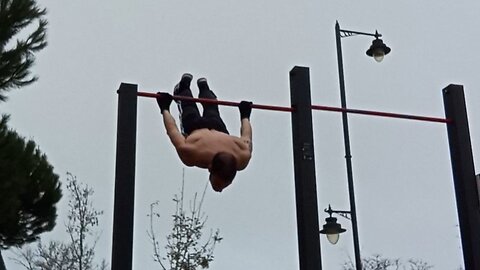 Planks Front Levers & Muscle Ups