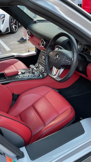 Mercedes Benz SLS AMG Interior