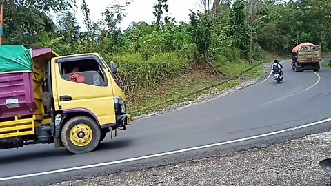 Truk Bermuatan Pasir || Tanjakan Tepung Kanjut