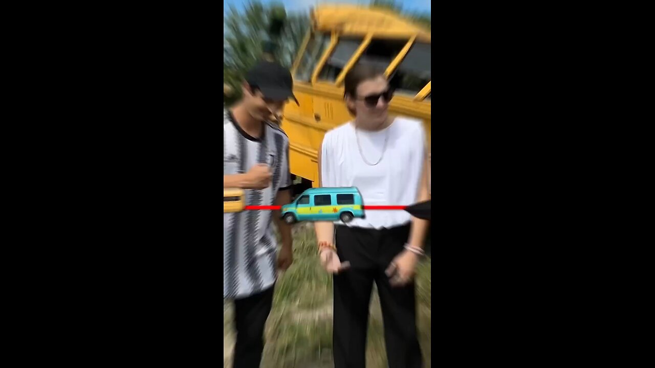 Bus Vs Metal pipeline