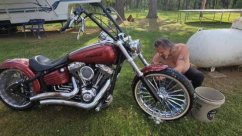 HOSING DOWN THE HARLEY on a FRIDAY NIGHT