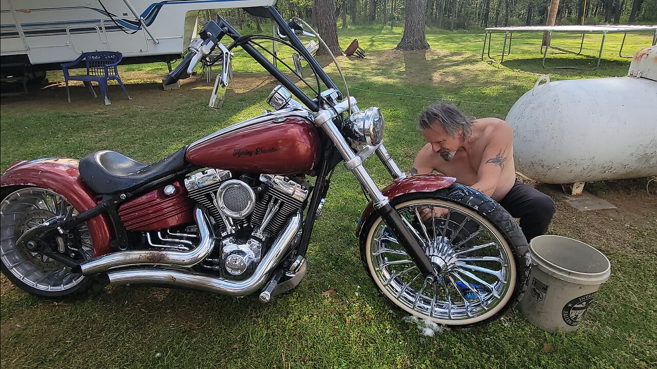 HOSING DOWN THE HARLEY on a FRIDAY NIGHT