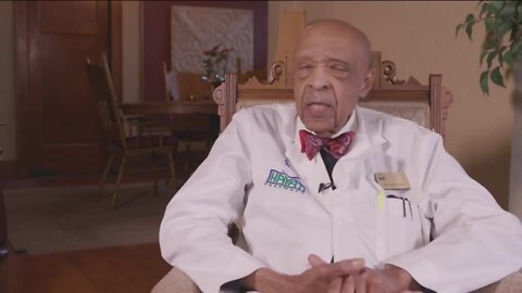 Dr. Lester Carter, owner of Milwaukee's only Black-owned drug store for 47 years, dies at 90