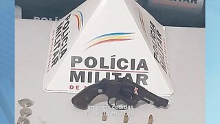 Timóteo: adolescentes são apreendidos com arma e moto furtada