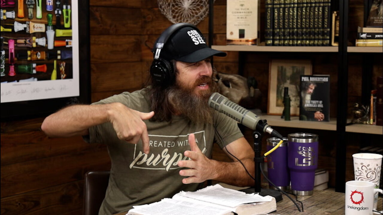 Jase’s Scathing Email to the ‘Duck Dynasty’ Producers & Phil’s Take on Spiritual Sacrifices | Ep 398