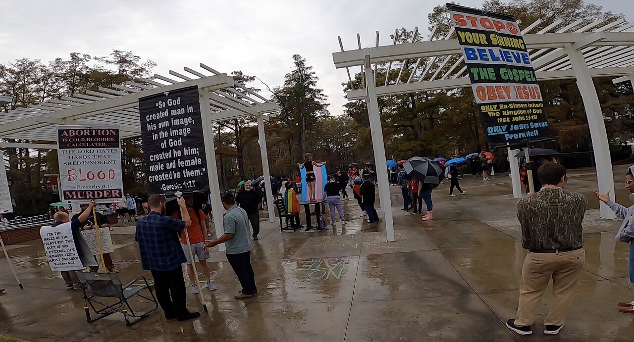 Univ of Louisiana: 12 Street Preachers Join Me, Crowd of Over 300 Students, Homosexuals Rage, The Gospel of Jesus Christ Thunders Forth!