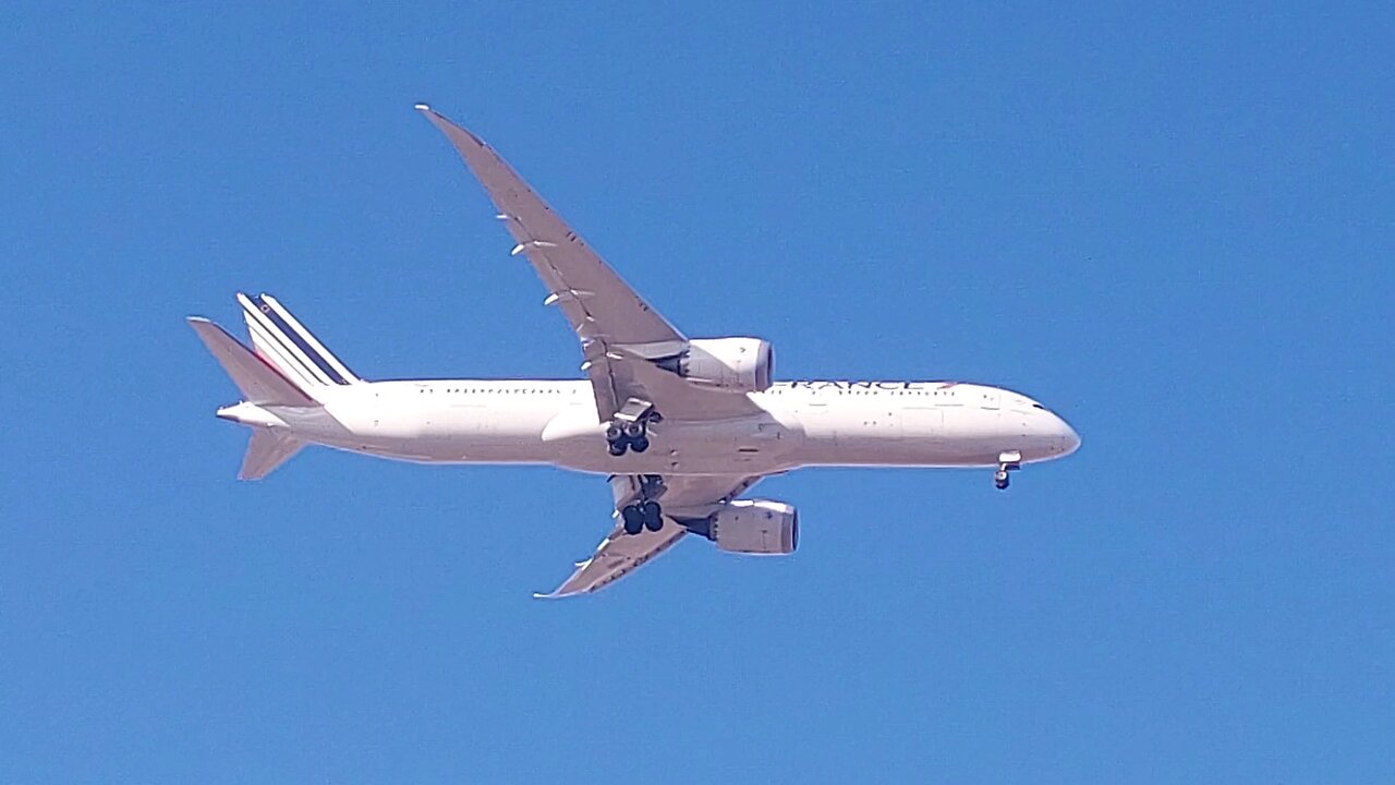Boeing 787-9 Dreamliner F-HRBH en provenance de #Paris à #Fortaleza