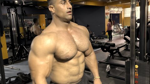 Mr world anuj taliyan after workout posing