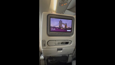 Qatar Airways flight to London Heatrow