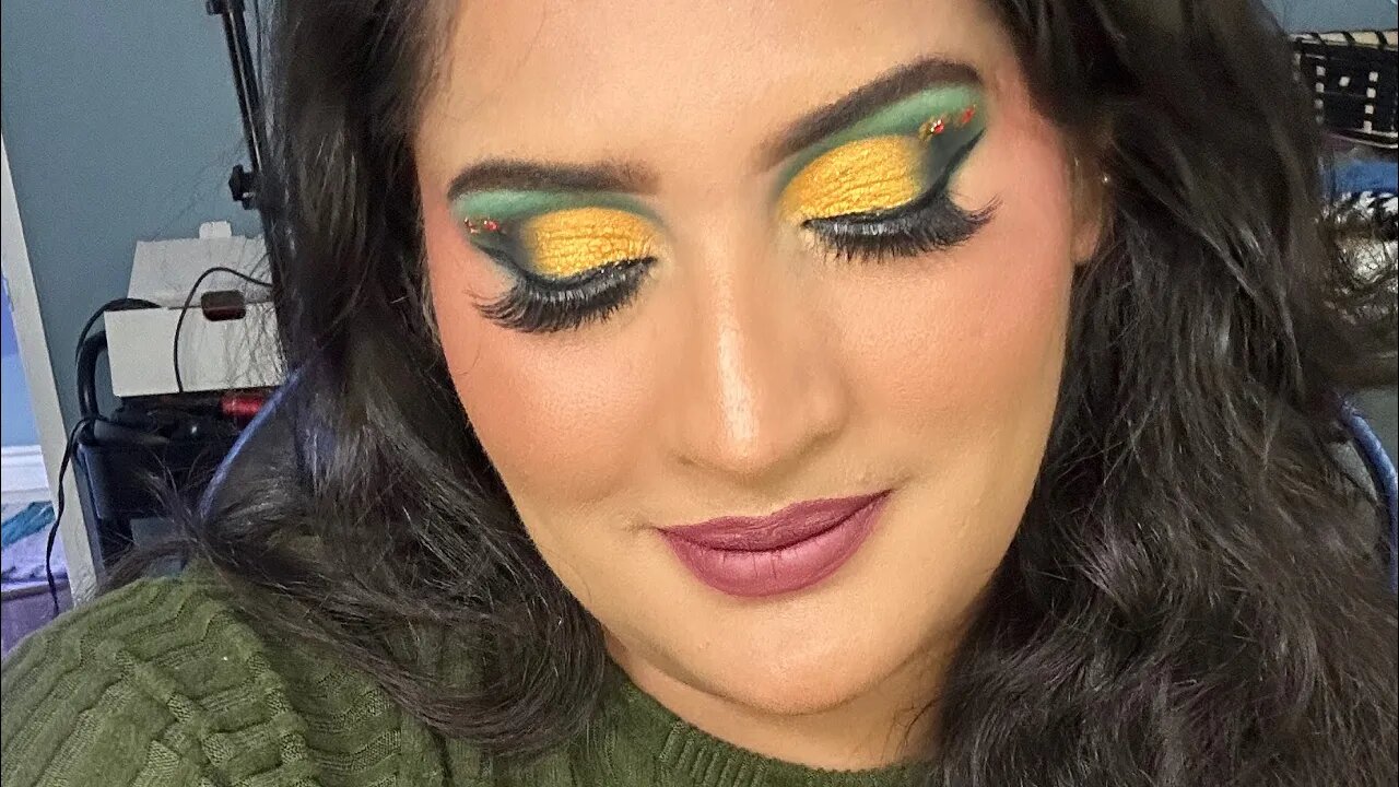 Let’s Learn This Makeup In Live Session