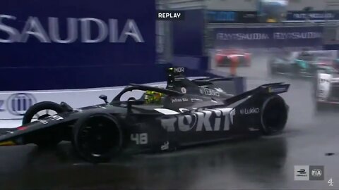 Big crash in Formula E #NYePrix