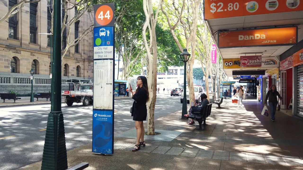 Walking in Brisbane City - Australia