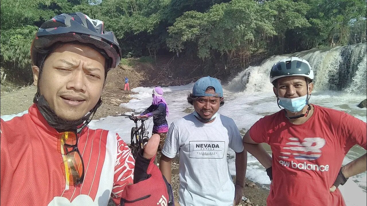 Curug Parigi, Destinasi Favorit Para Pesepeda di Bekasi #Shorts