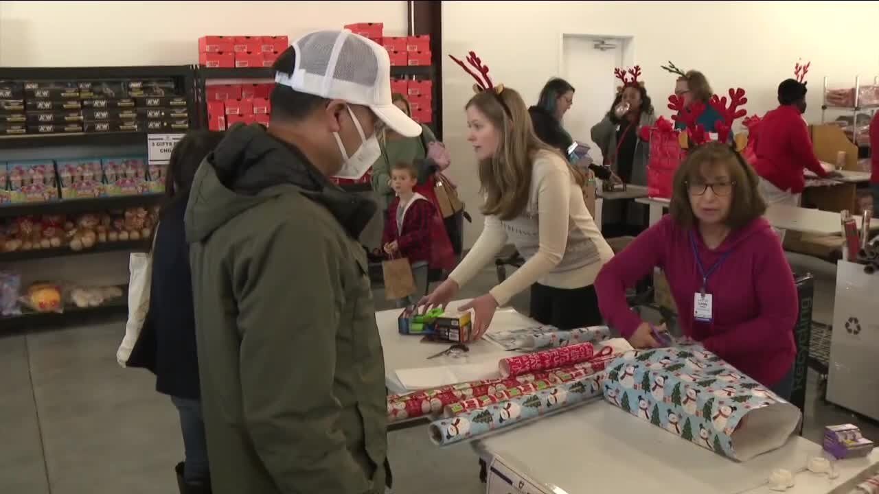 Hundreds of Marshall Fire victims attend holiday extravaganza