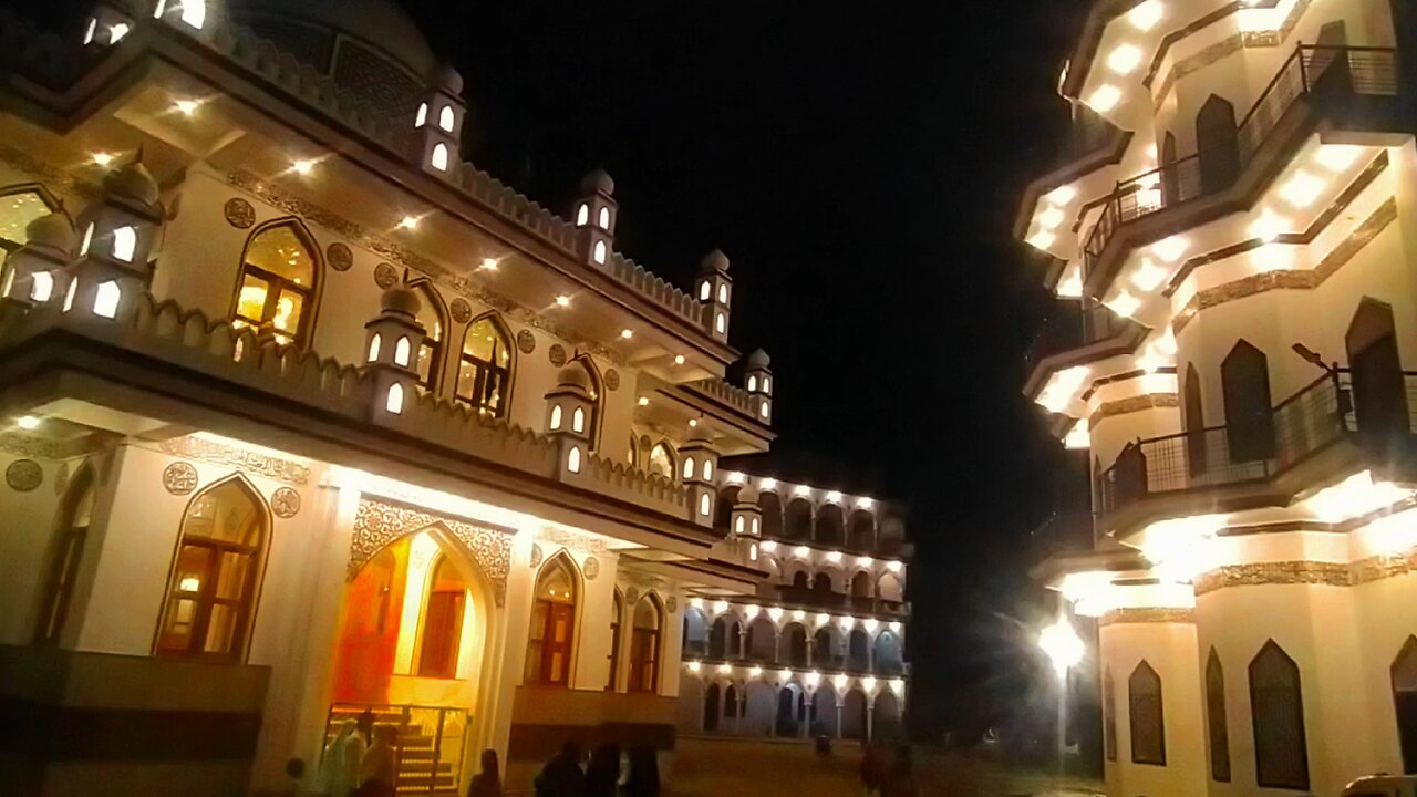 This is the most famous Madrasa of Barabanki district. It is situated in Masuli.