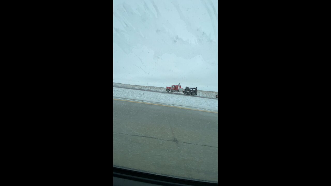 Coach In Ditch I-94 North Dakota 11/12/2021