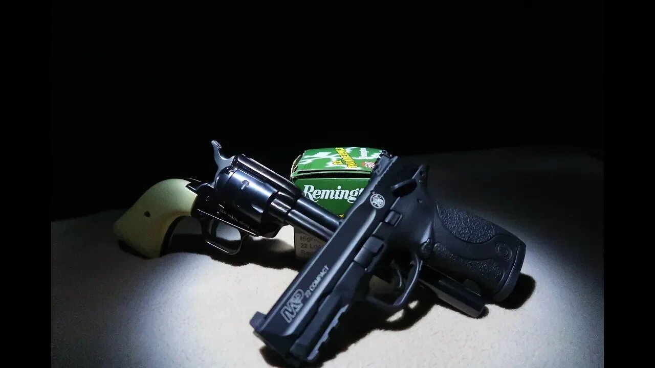 22lr Revolver vs Semiauto - Shooting at NIGHT