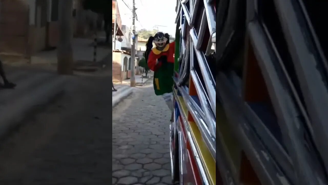 DANÇANDO FOFÃO, O MÁSKARA, BEN10, NARUTO E CHIQUINHA NA CARRETA DA ALEGRIA TRIPLO X