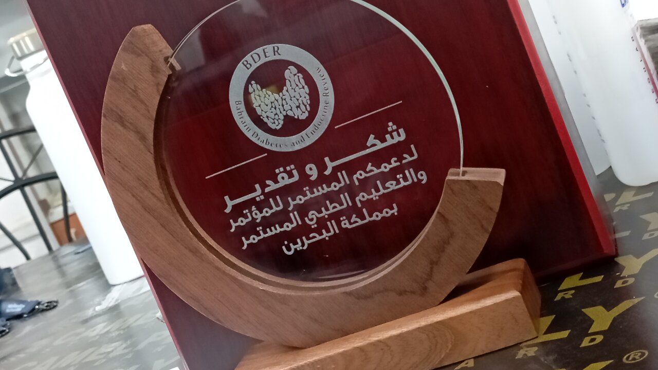 laser engraving on Moon shape crystal award